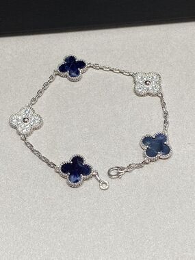 Van Cleef & Arpels Bracelet with Navy Blue White Gold